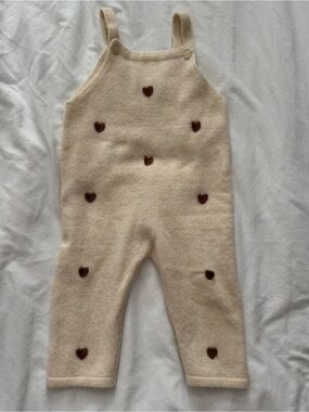 Zara Cream Knit overalls with hearts size 6-9months
